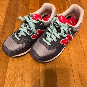 Women’s New Balance 574 - Size 7